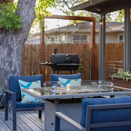 Serene Pool & Firepit In Stunning Home By Airport San Antonio Exterior photo